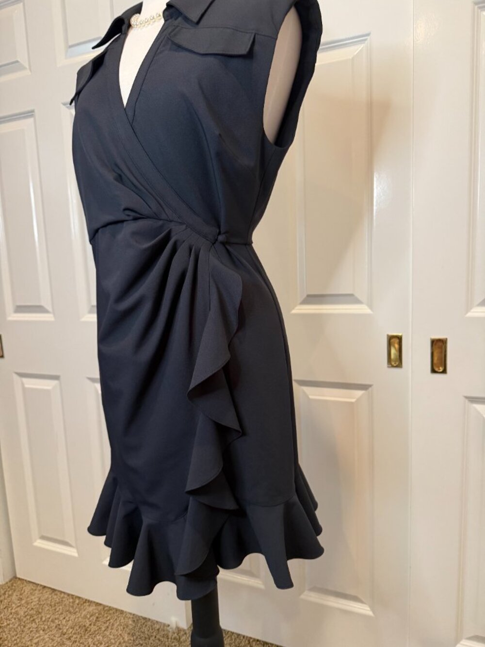 Cinq a Sept Black Sleeveless Wrap Dress Size "8" NWT - Picture 11 of 11